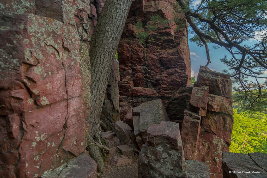 Potholes Trail Trail. Red Quartzite.