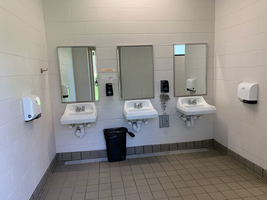 Quartzite Campground - Men's Room