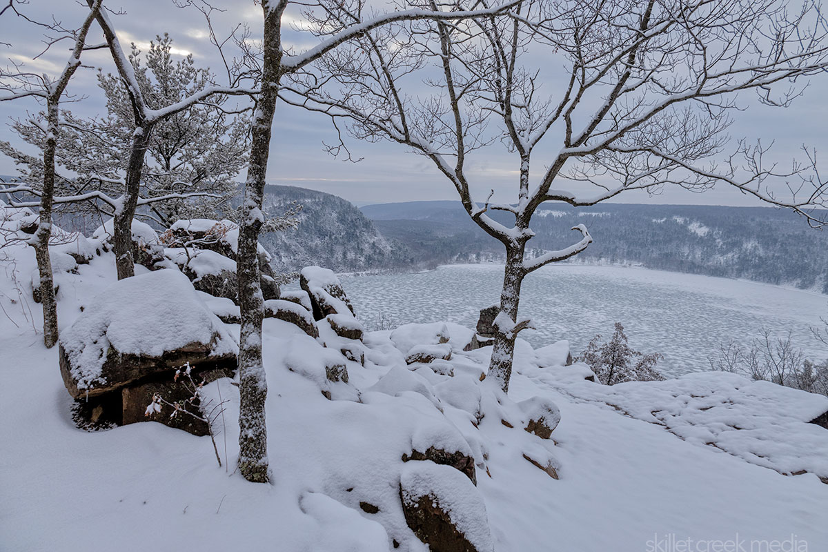 Snow at Devil's Lake State Park